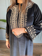 Kashmiri embroided velvet loose pherans(Jannat)